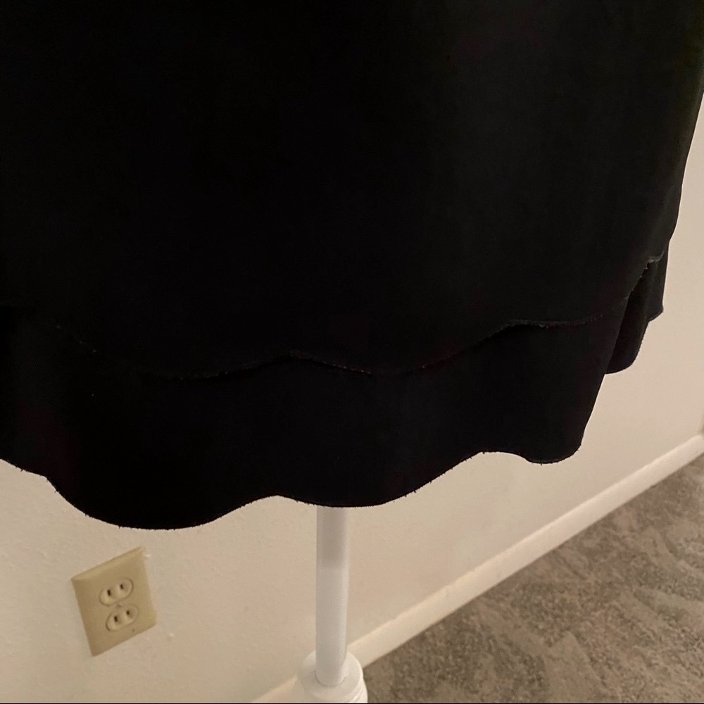 Tory Burch sleeveless scalloped top, black, size 10 - Picture 7 of 10